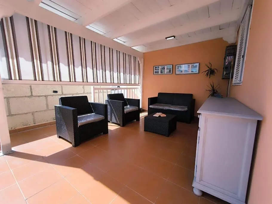 Apartamento El Carmen 3 Lara Santa Cruz de Tenerife 0*,  Spain