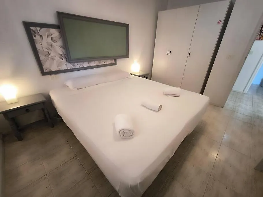 Apartamento El Carmen 3 Lara Santa Cruz de Tenerife 0*,  Spain
